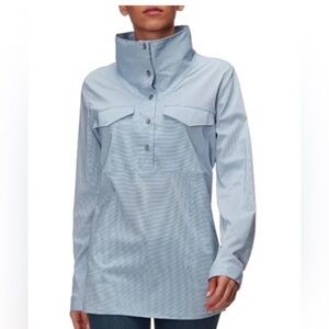 Mountain hardwear city pass top